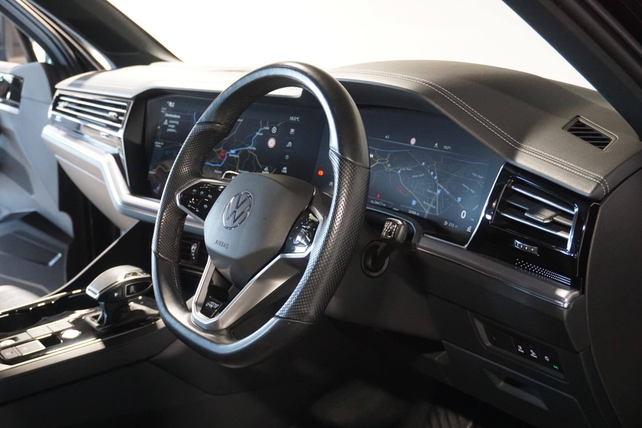 Volkswagen Touareg 3.0 TDI V6 Black Edition SUV 5dr Diesel Tiptronic 4Motion Euro 6 (s/s) (286 ps)